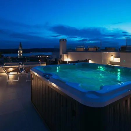 شقة 2 Stella Deluxe With A Heated Swimming Pool, Jacuzzi, Sauna And Bbq *