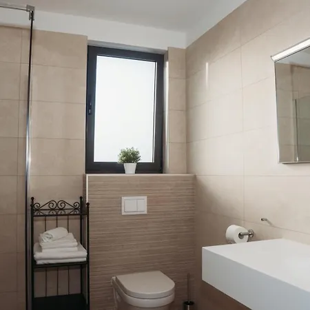 Apartmán 2 Stella Deluxe With A Heated Swimming Pool, Jacuzzi, Sauna And Bbq Turanj